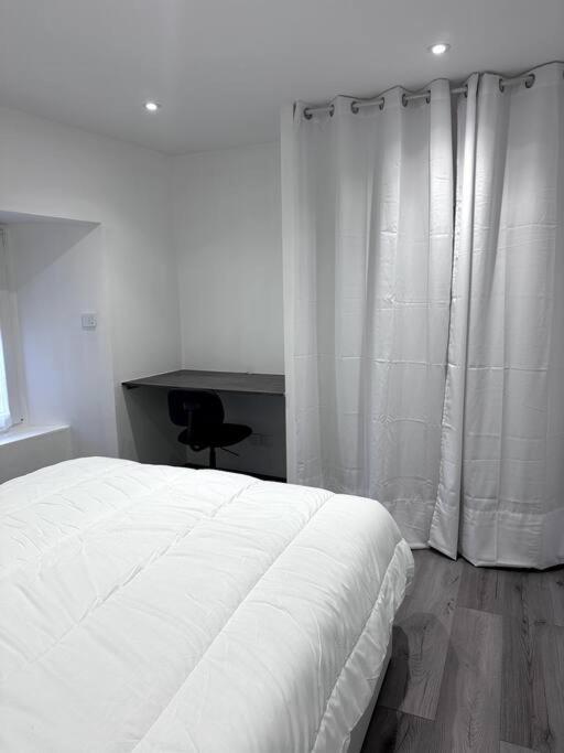 Appartement T4 En Hyper-Centre Bourgoin-Jallieu Exterior foto